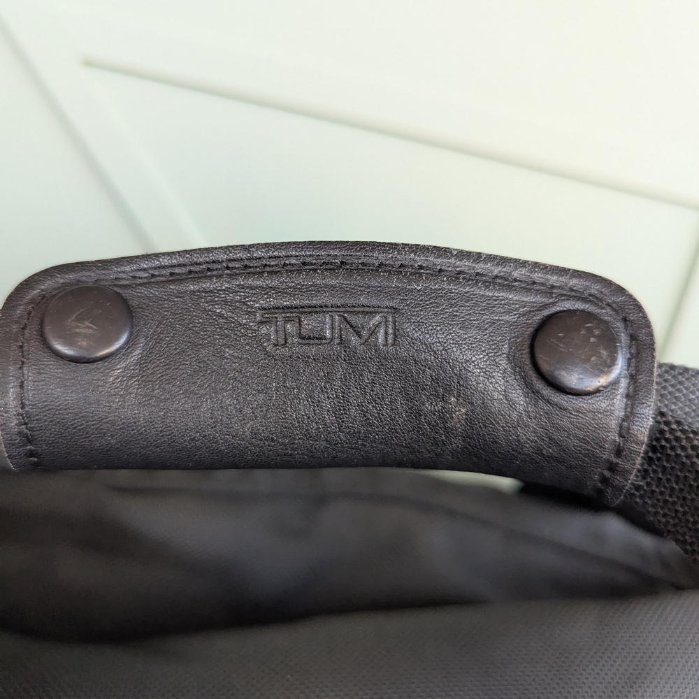 Tumi Classic Black Duffel Bag - Picture 3 of 14